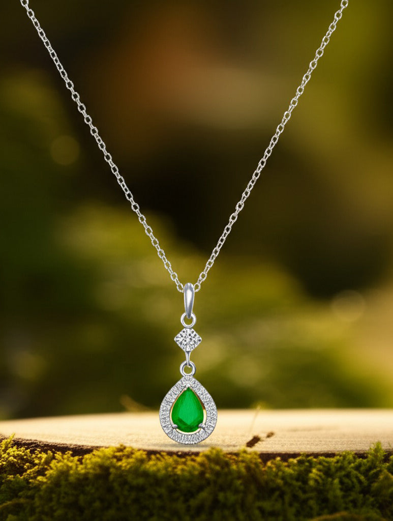 Drop of Passion Emerald Necklace | My Cavell